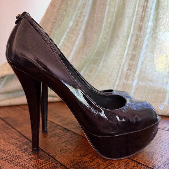 Stuart Weitzman black lacquer stilettos - Picture 1 of 6